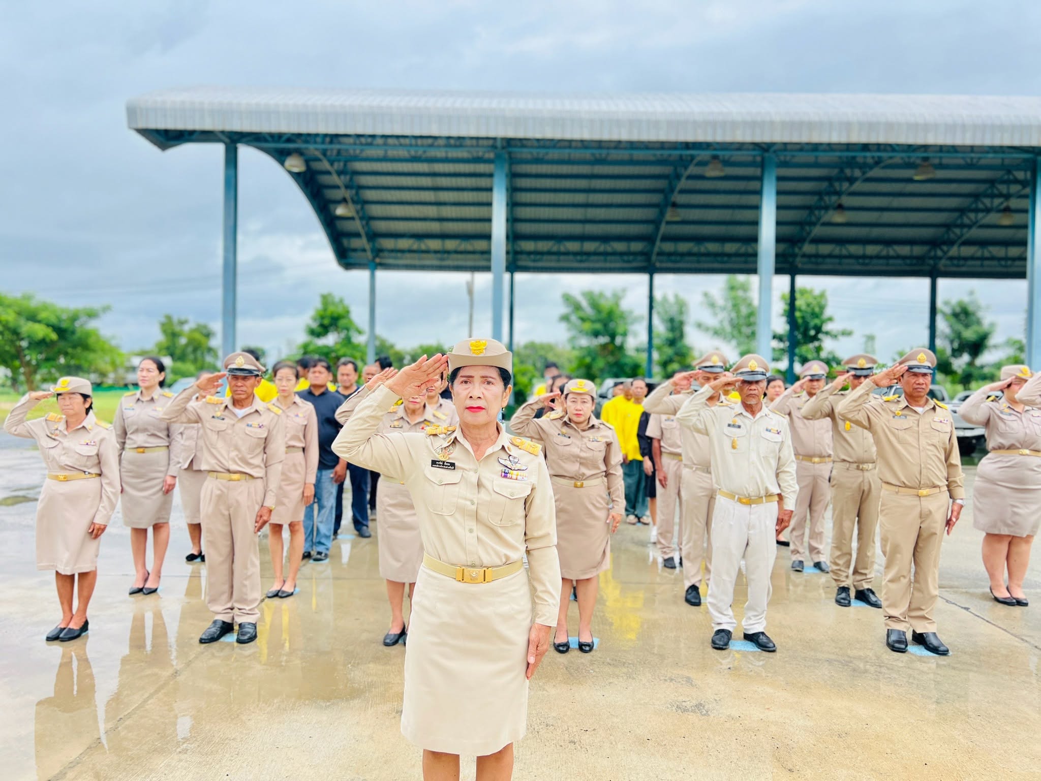 ร่วมกิจกรรมเคารพธงชาติ เนื่องใน "วันพระราชทานธงชาติไทย"